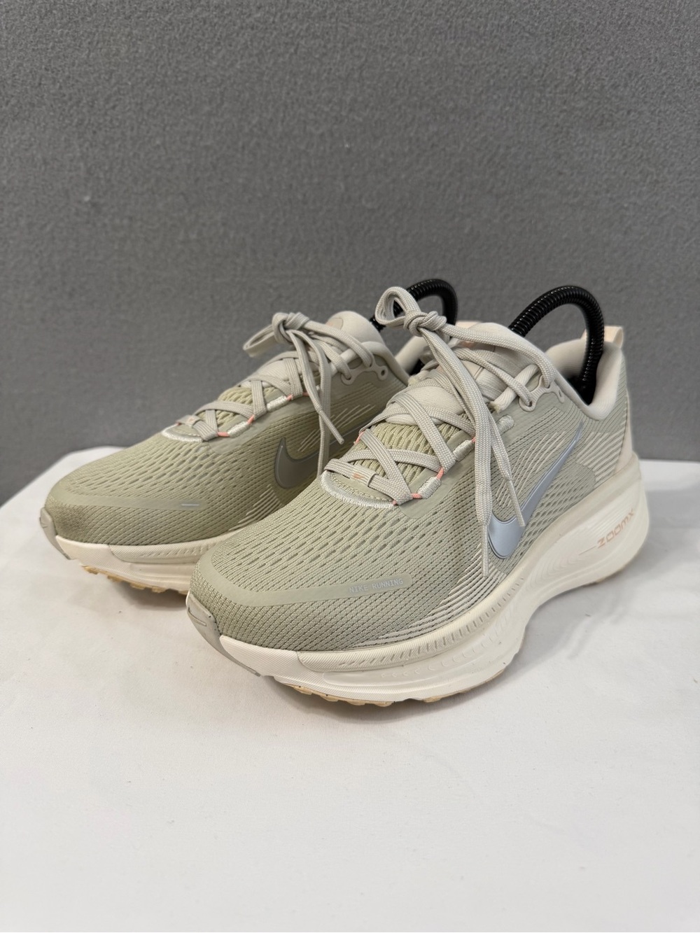 Nike Vomero 18 Running Sneakers Shoes Women’s s7 Gray/White